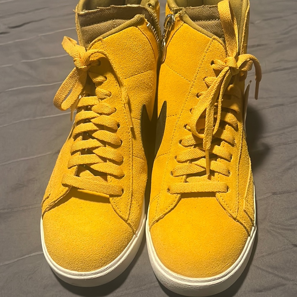 Nike Women High Tops• size 7.5